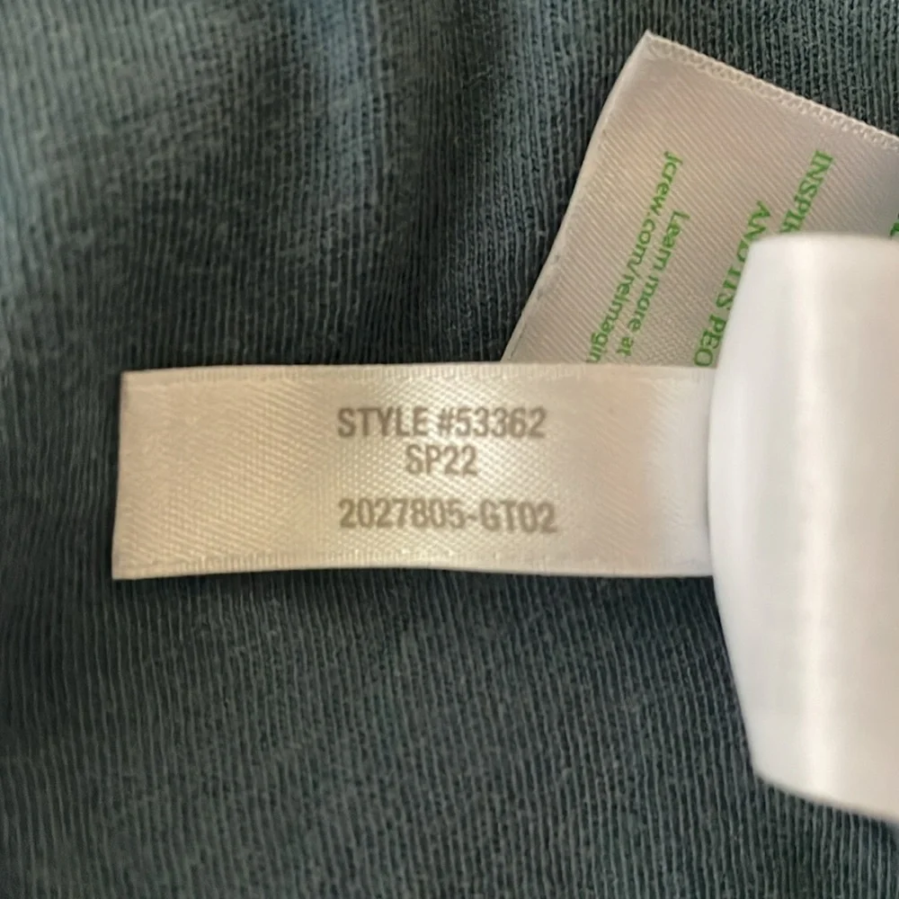 J. Crew washed 100% cotton men’s Size 2XL t-shirt. Color is a‎ dark teal blue.
